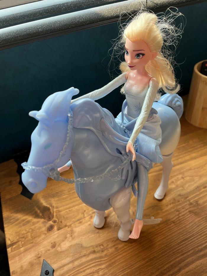 Reine des neiges et son cheval Nokk - photo numéro 6