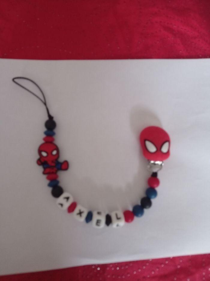 Attache tétine personnalisée spiderman