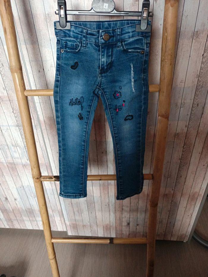 👖 jean fille taille 3 ans très bon état très mimi🥰 👖 - photo numéro 2