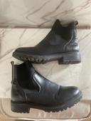 Boutines/ boots/ bottes . Taille 38.