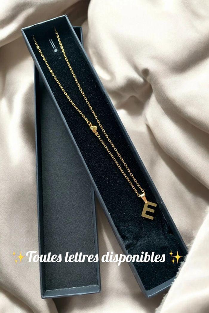 Collier initiales - dans sa boîte cadeau - photo numéro 1