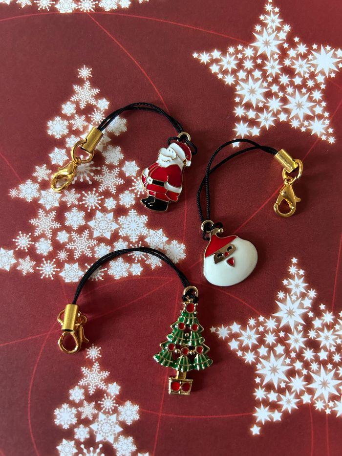 Un lot de trois breloques charms  de Noël - photo numéro 1