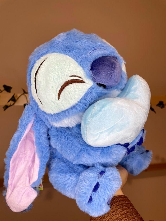 Peluche Disney Stitch avec un Coeur ♥️ - photo numéro 9