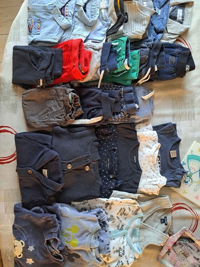 Lot du 6 mois garcon pantalon jogging chemises gilet  tee shirt manches longues pyjamas