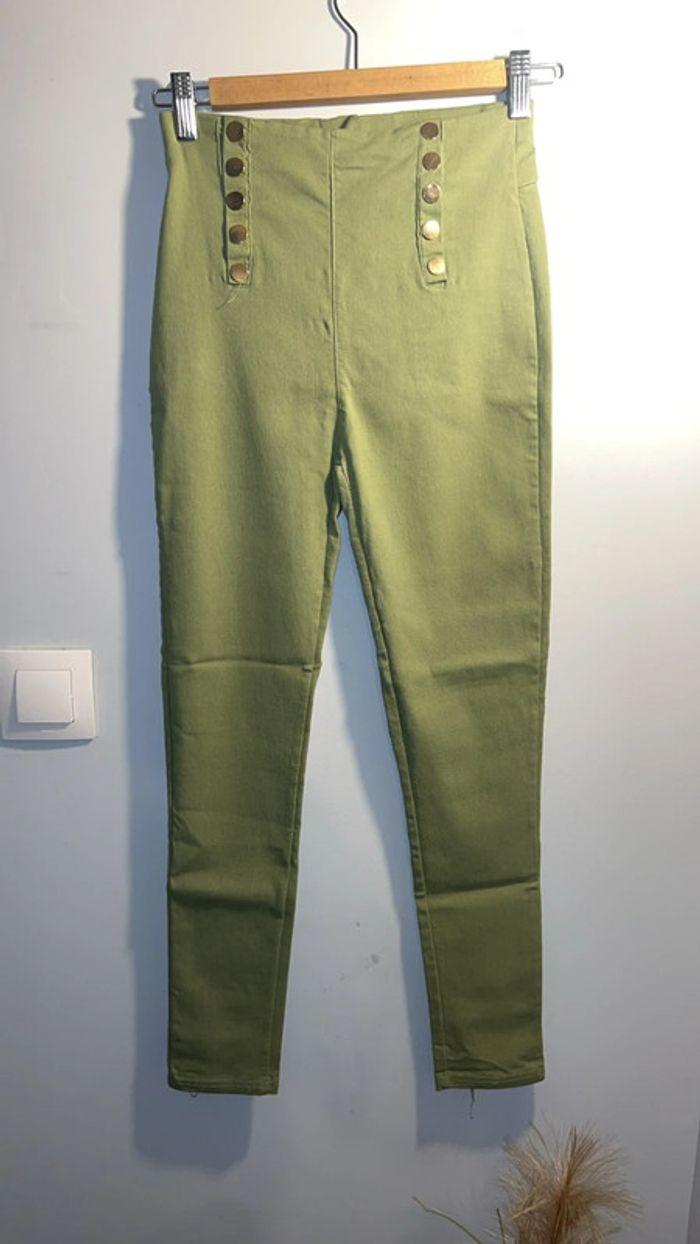 Pantalon vert - photo numéro 1