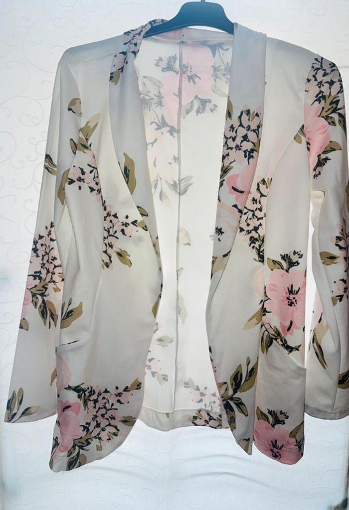 Blazer blanc à fleurs - photo numéro 2