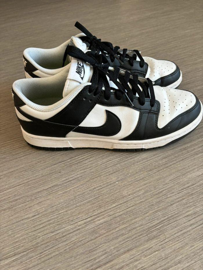 Nike Jordan 1 dunk low panda pointure 43 - photo numéro 1