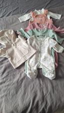 Lot vêtements 0/1 mois fille