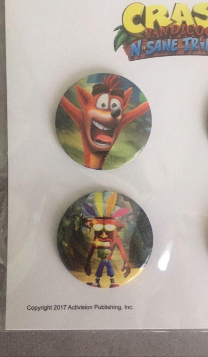 Lot 4 badges crash bandicoot goodies neufs - photo numéro 4