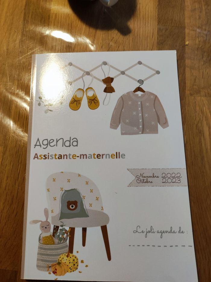 Agenda pour assistante maternelle neuf, 2022-2023. - photo numéro 1