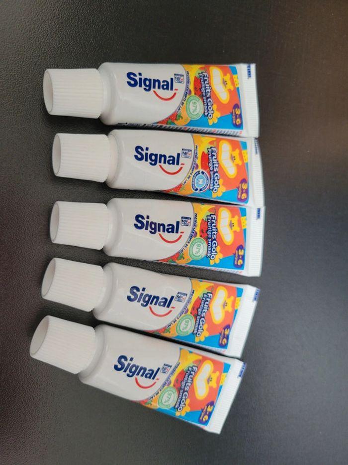 Lot de 5 tubes de dentifrice - photo numéro 1