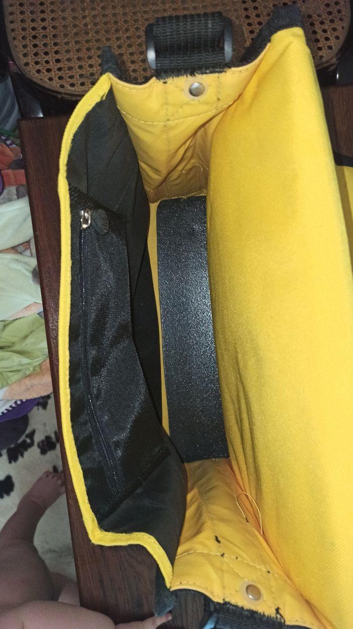 Vends sac bandoulière  vintage DDP jaune - photo numéro 2