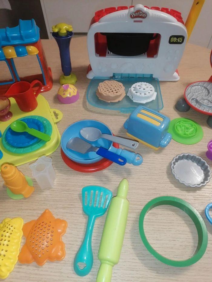 Lot n°2 Four Restaurant et 30 accessoires de Playdoh - photo numéro 4