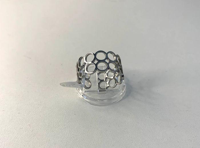 Belle bague argenté en acier inoxydable neuve - photo numéro 2