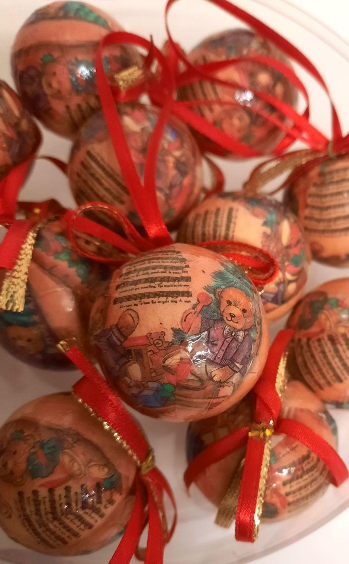 Lot de 12 petites boules de Noël rétro décorées d'oursons - photo numéro 2