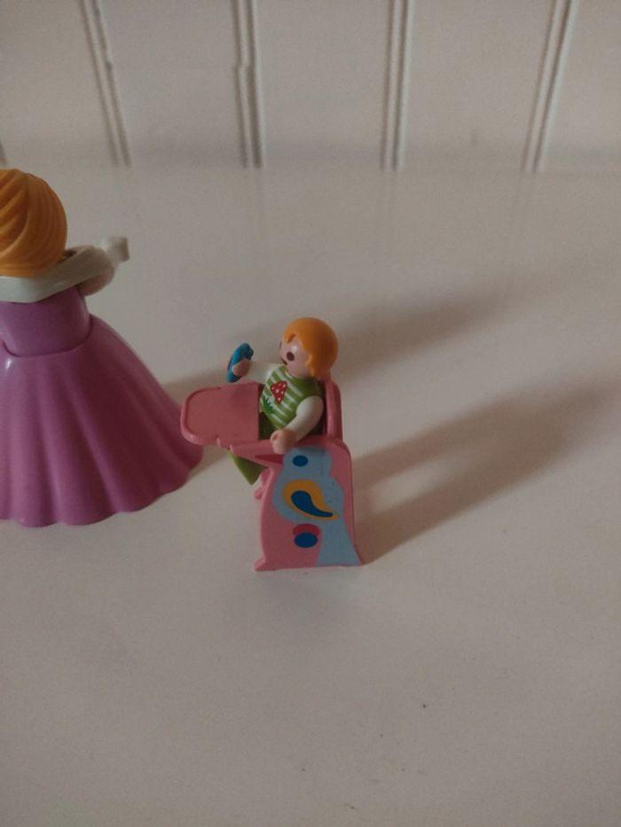 Bébé playmobil avec maman princesse et chaise haute - photo numéro 3