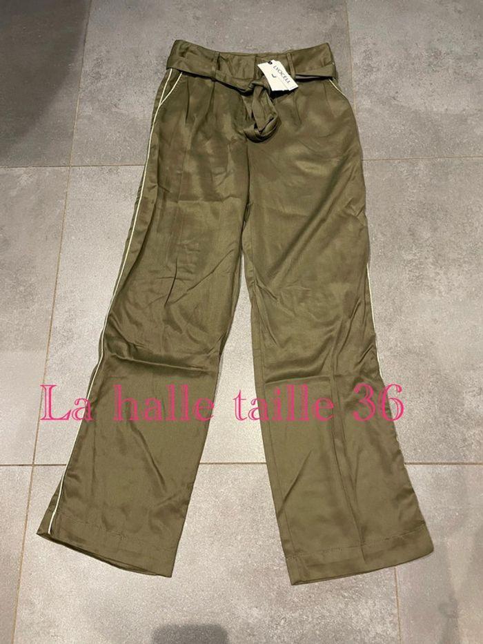 Pantalon kaki satiné taille haute coupe flare jambe large ceinture neuf la halle taille 36 - photo numéro 1