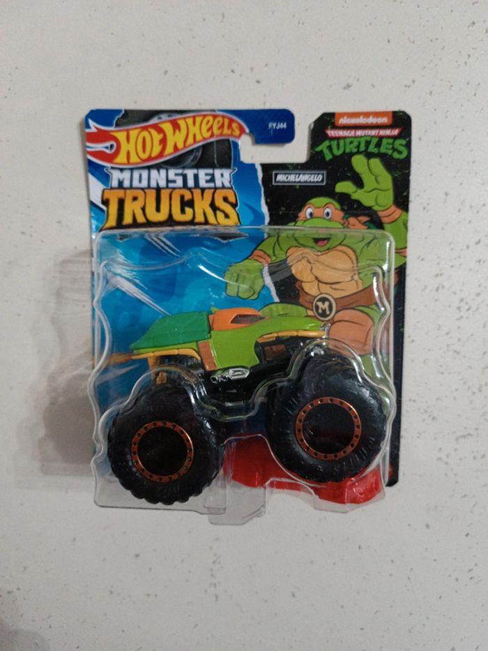 Monster truck hot Wheels neuf 1/64 turtles michelangelo - photo numéro 1