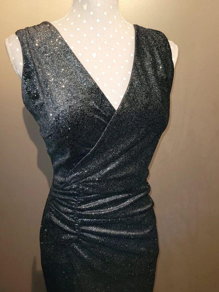 Robe de soirée noire avec strass cœur croisé - photo numéro 4