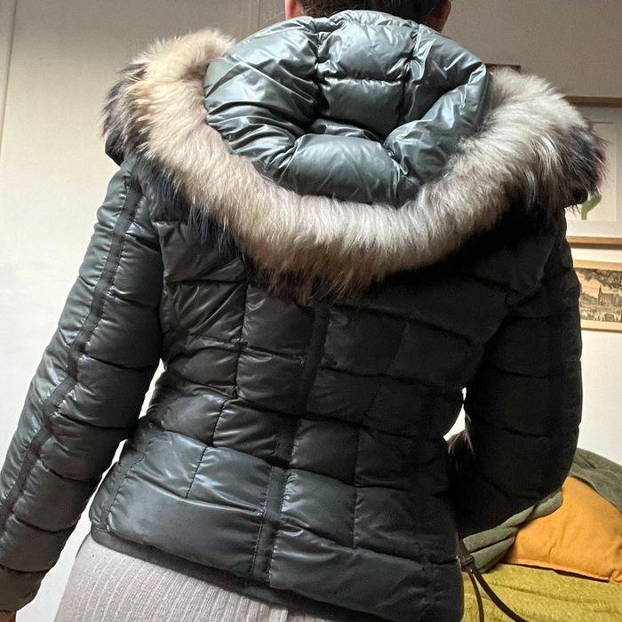 Doudoune à capuche Moncler en duvet gris taille XS cintrée chaude - photo numéro 20