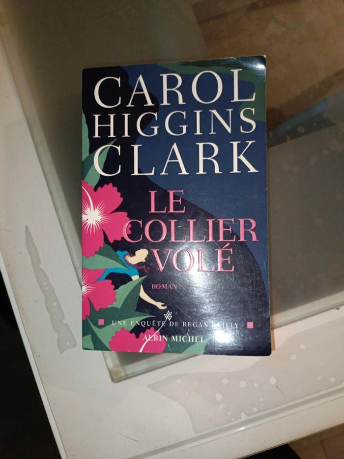 Carol Higgins Clark le collier volé - photo numéro 1