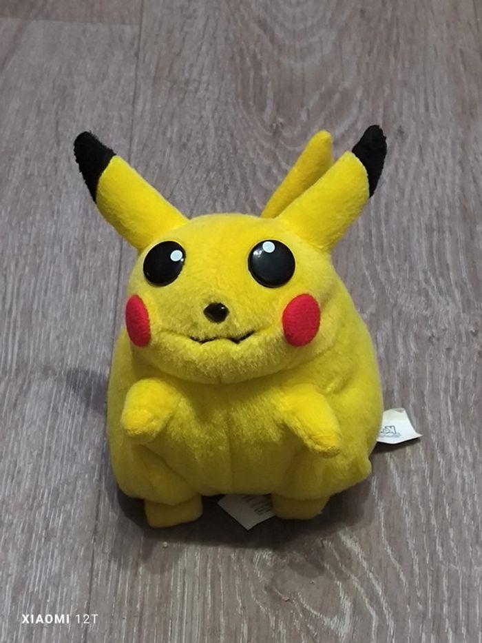 Vintage Nintendo 1995 Peluche pokémon Pikachu - photo numéro 1