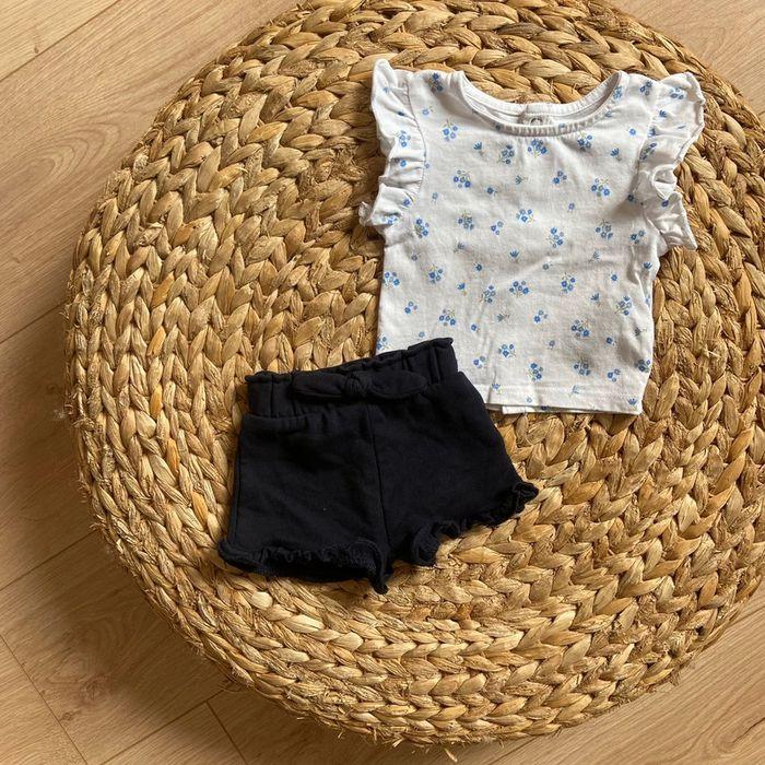 Ensemble t-shirt à volants + short 1M