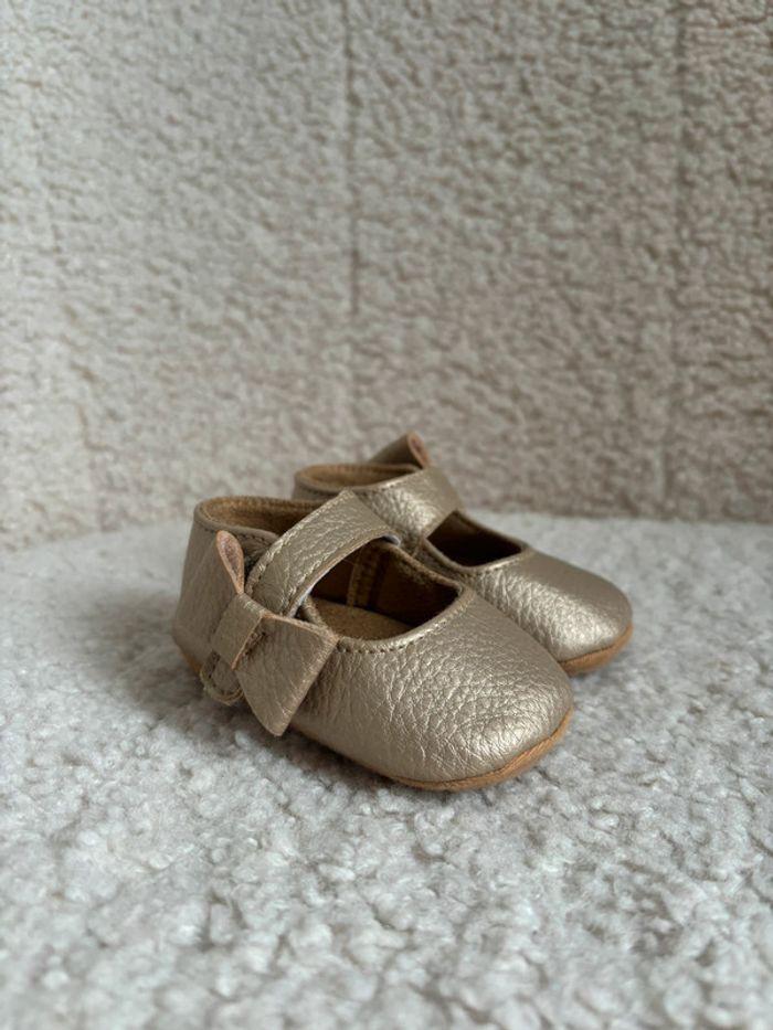 Chaussure bébé - photo numéro 1