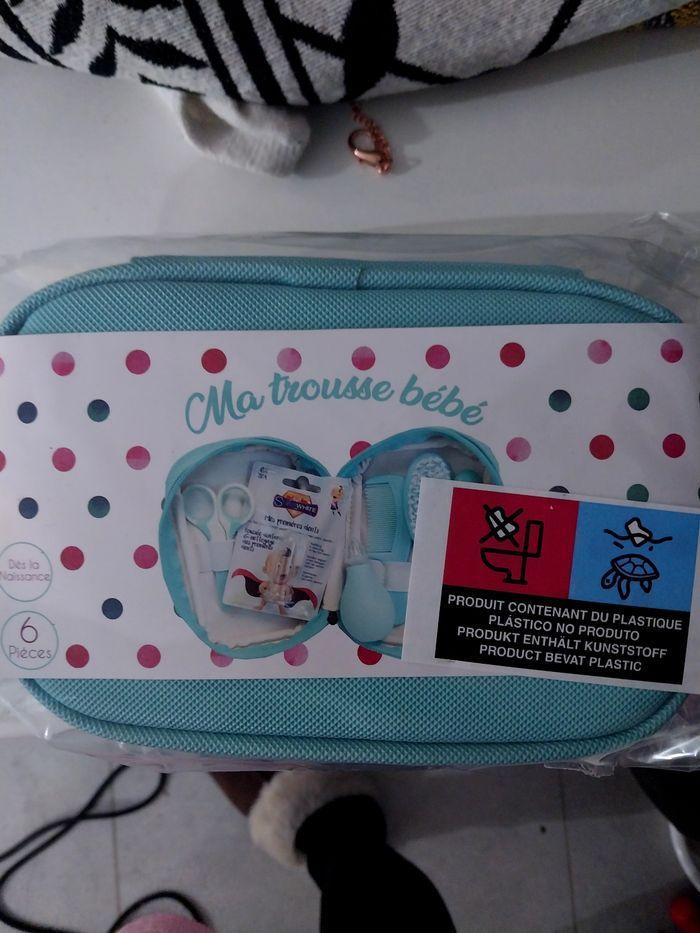 Trousse hygiène bébé - photo numéro 3