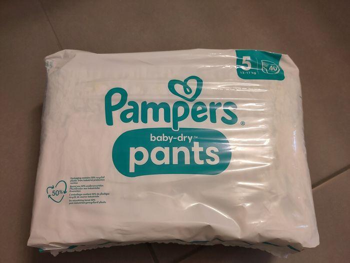 Couche Pampers taille 5 pant - photo numéro 1