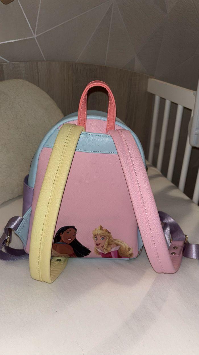 Sac Loungefly Princesse Friends Disney - photo numéro 3