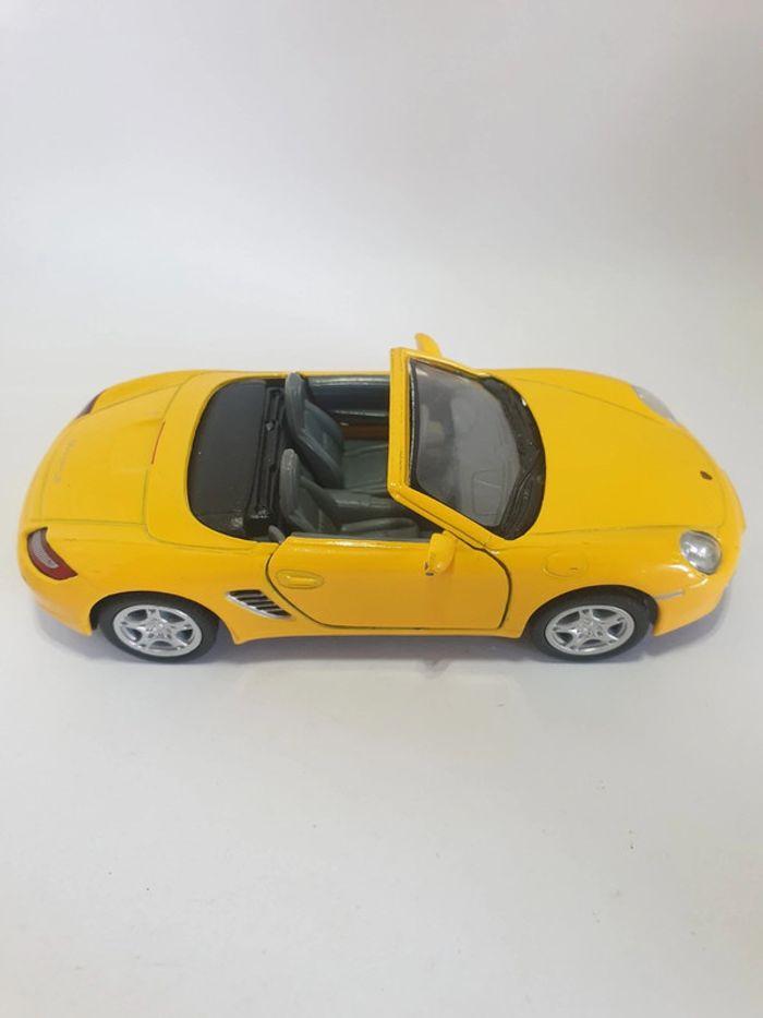 Kinsmart Porsche Boxster S Rétro Friction Jaune - 1/34 - photo numéro 6