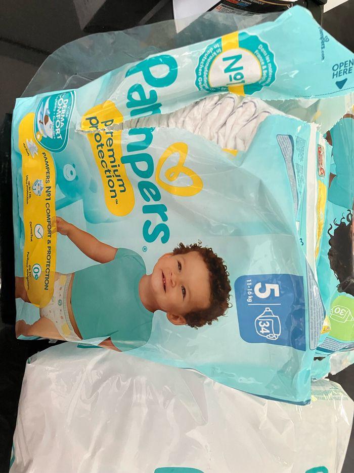 5 paquets de Couches pampers - photo numéro 4