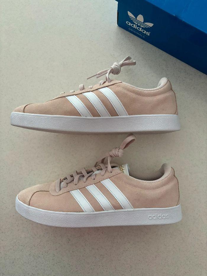 Basket Adidas Rose pale - 39 - neuves - photo numéro 3