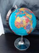 Petit globe terrestre