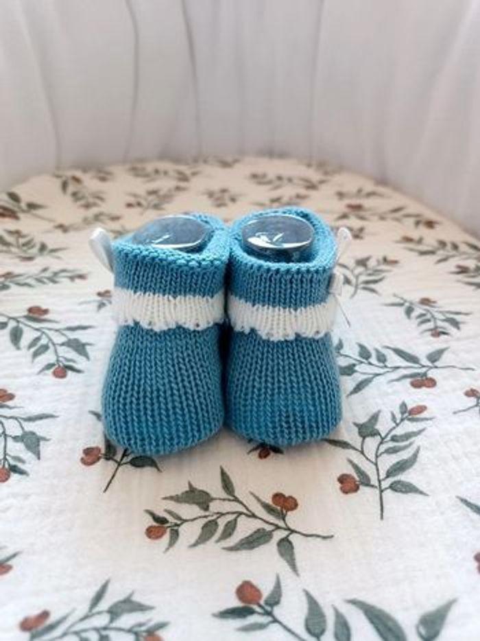 Chaussons maille avec noeud bleu/blanc 0/1 mois - photo numéro 2