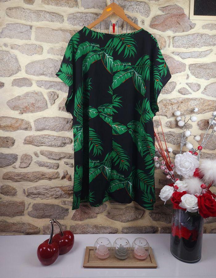 Robe tropical manches chauve souris noire et multicolore Femme taille 52 marque Boohoo 🍓 - photo numéro 3