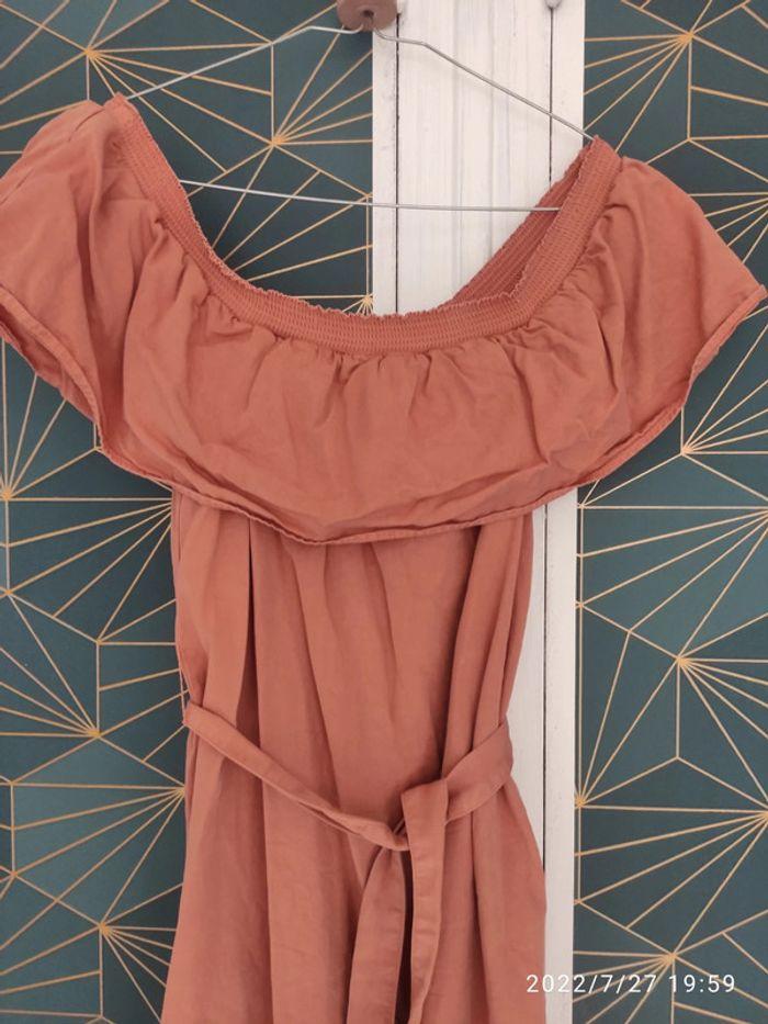 Robe orangé à épaules dénudées - photo numéro 3