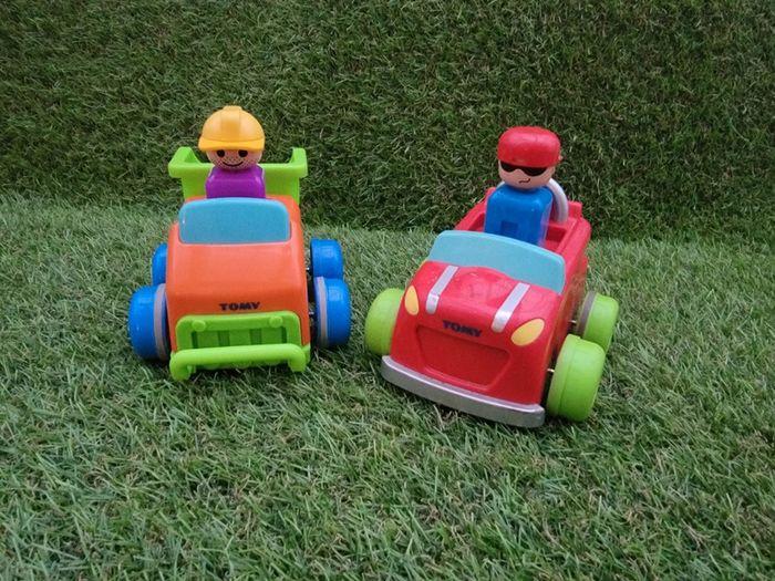 2 voiture push'n go de Tomy. - photo numéro 1