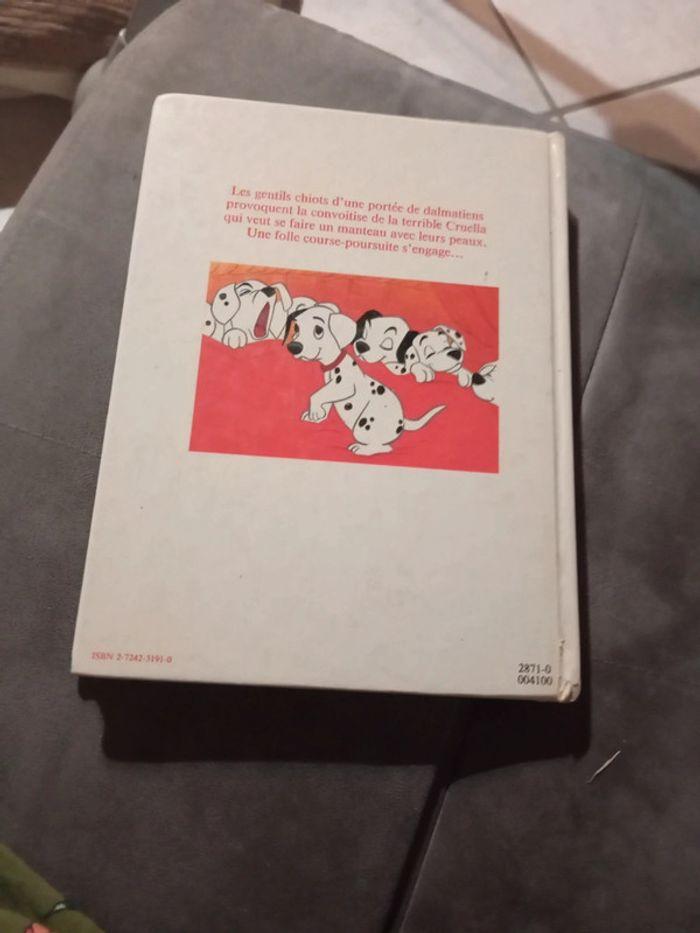 Livre les 101 dalmatiens - photo numéro 5