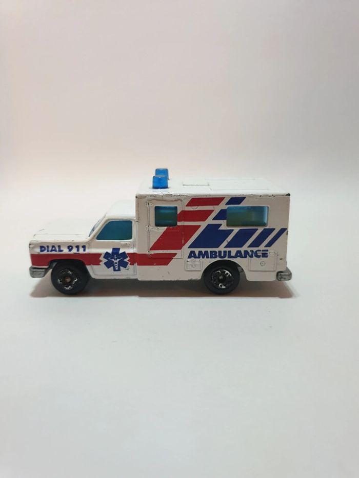 Matchbox 41, Ambulance de 1977, 1/64 - photo numéro 10