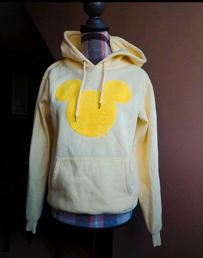 Sweat shirt h&m taille XS Disney Mickey jaune - photo numéro 1