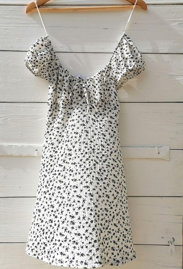 Petite robe d'été Bershka taille 34 XS - photo numéro 1