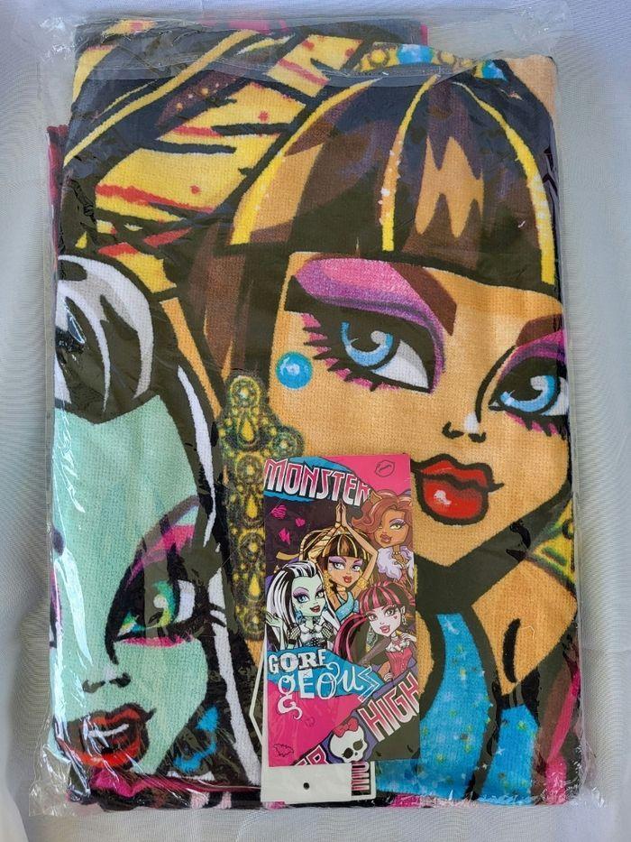 Serviette de bain  - plage Monster high - photo numéro 1