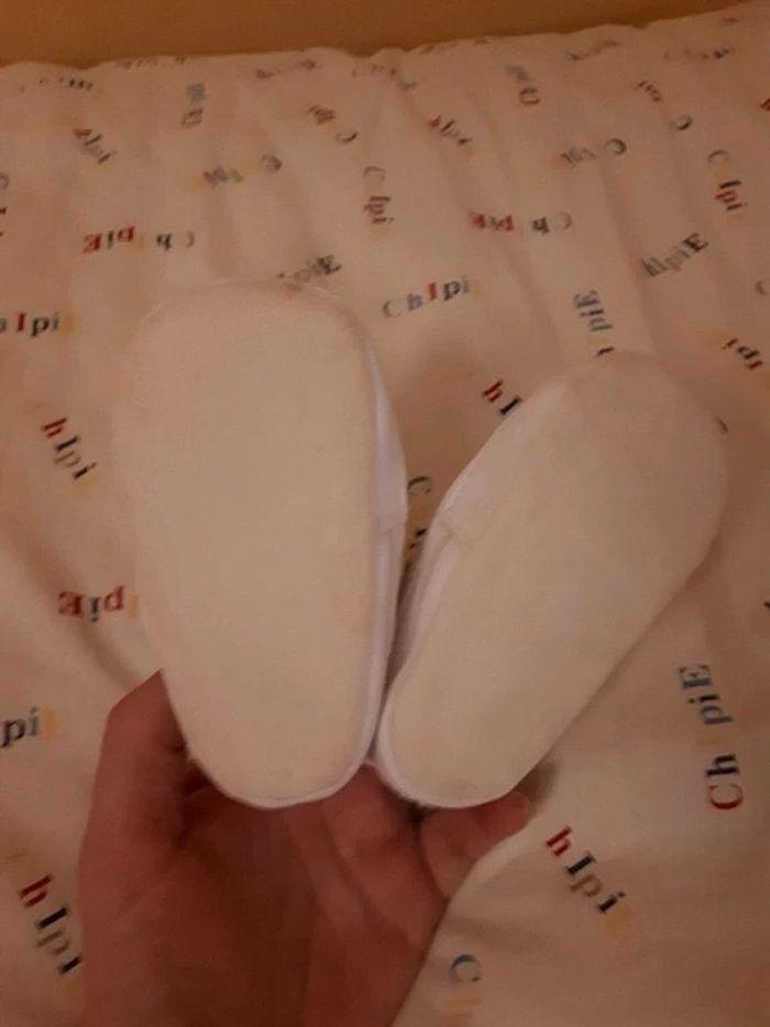 Chaussons bébé blancs - photo numéro 6