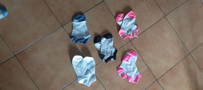 Petites chaussettes taille 35 38 - photo numéro 1