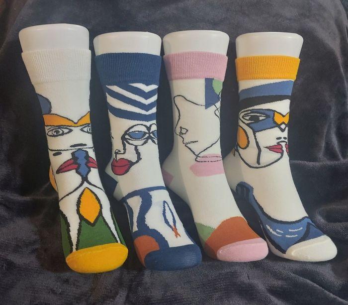 Lot de 4 paires de chaussettes visages abstraits - photo numéro 2