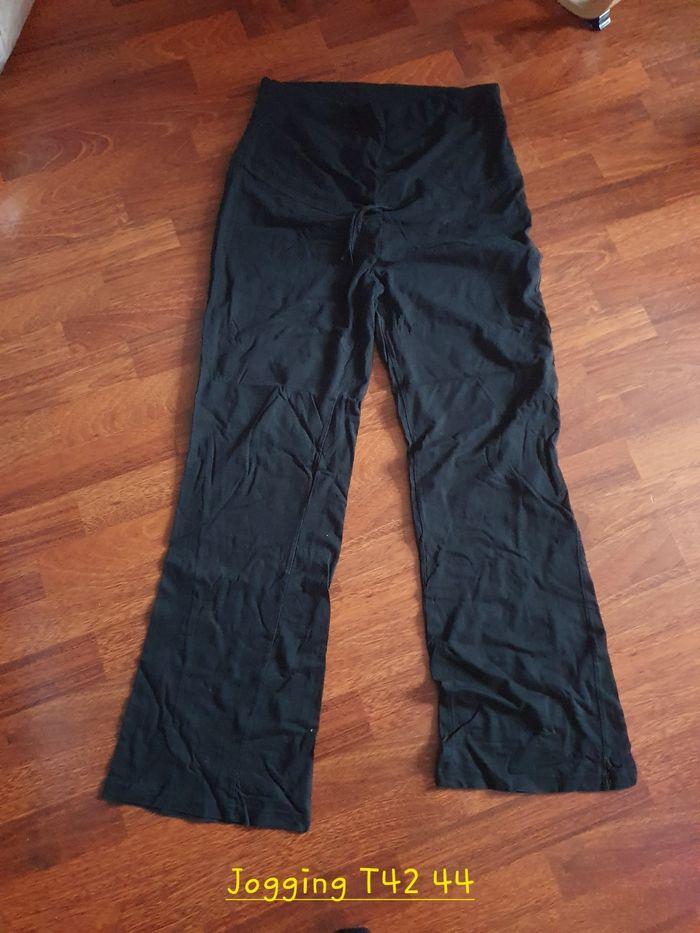 Pantalon style jogging