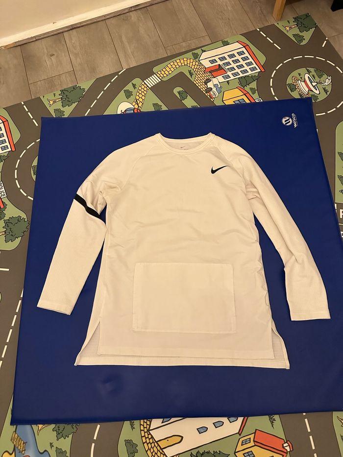 Pull Nike Blanc - photo numéro 1