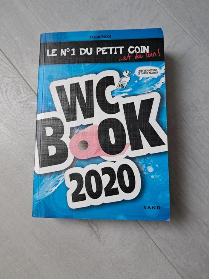 WC book - photo numéro 1